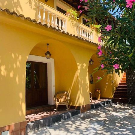 Villa Le Gemelle Dell'Alcantara 모타카마스트라 외부 사진