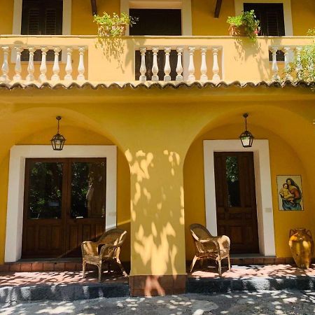 Villa Le Gemelle Dell'Alcantara 모타카마스트라 외부 사진