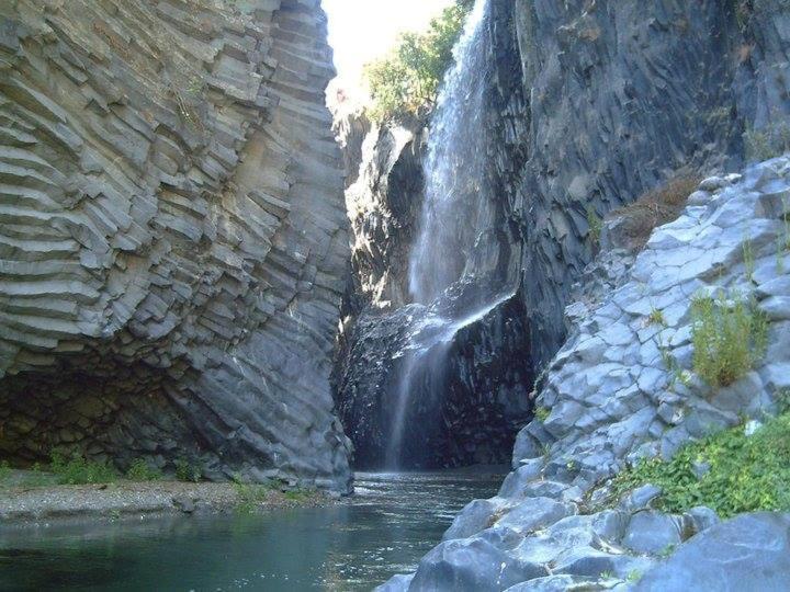 Villa Le Gemelle Dell'Alcantara 모타카마스트라 외부 사진