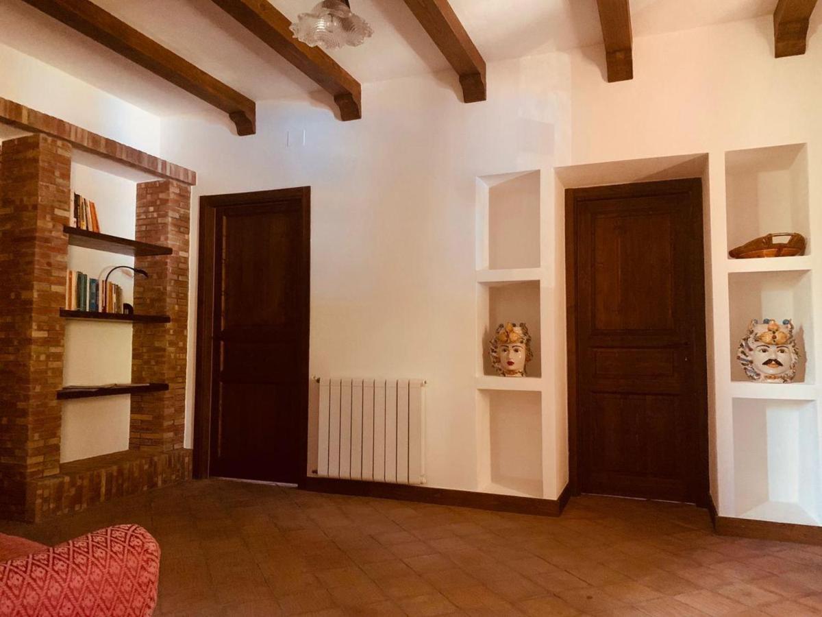 Villa Le Gemelle Dell'Alcantara 모타카마스트라 외부 사진