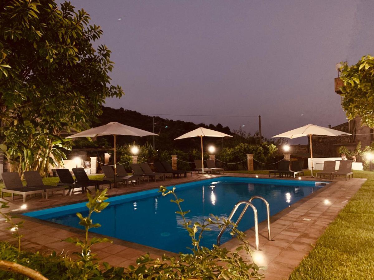 Villa Le Gemelle Dell'Alcantara 모타카마스트라 외부 사진