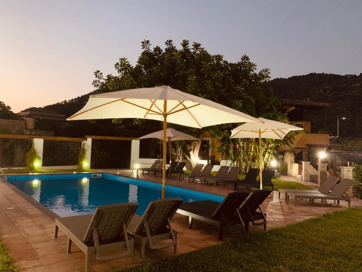 Villa Le Gemelle Dell'Alcantara 모타카마스트라 외부 사진